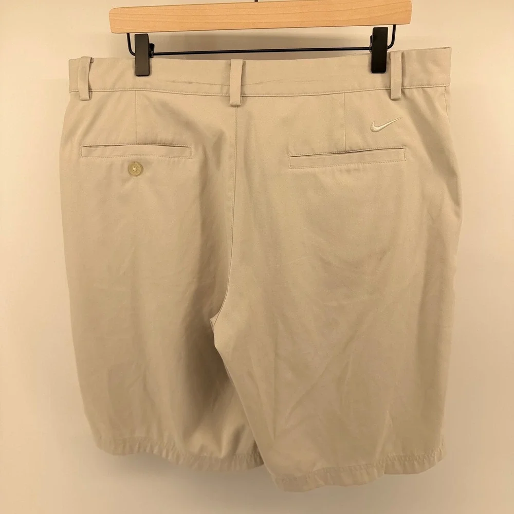Nike Golf Tour Performance Dri-FIT Shorts Tan Beige Mens 36‎ Active Sporty